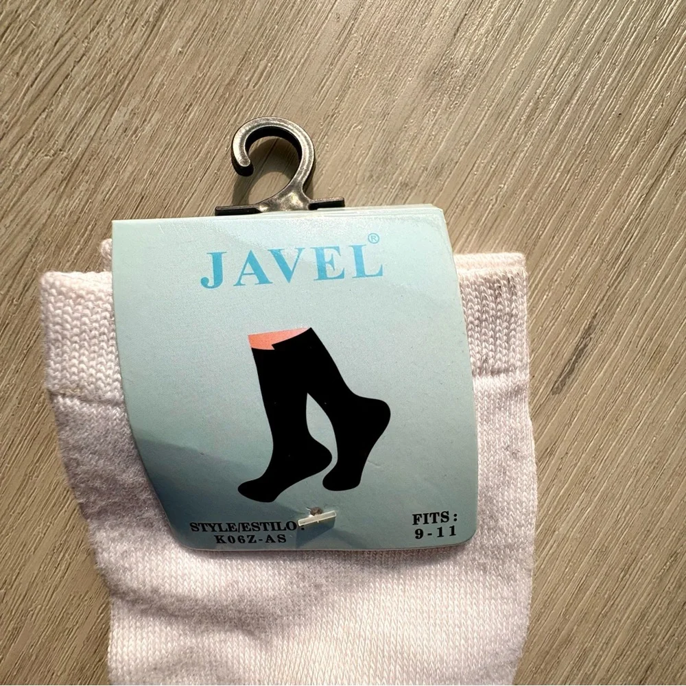 New White Ankle Socks NWT